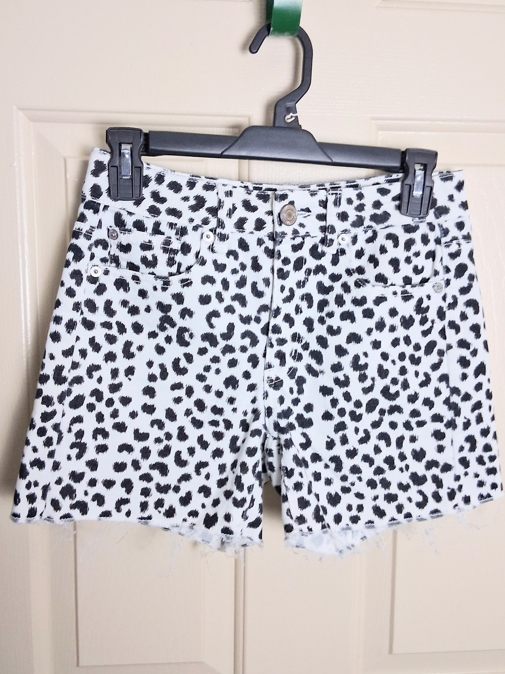American Eagle Outfitters Women Dalmatian Print Shorts Size 2